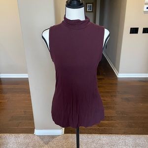 High neck sleeveless blouse